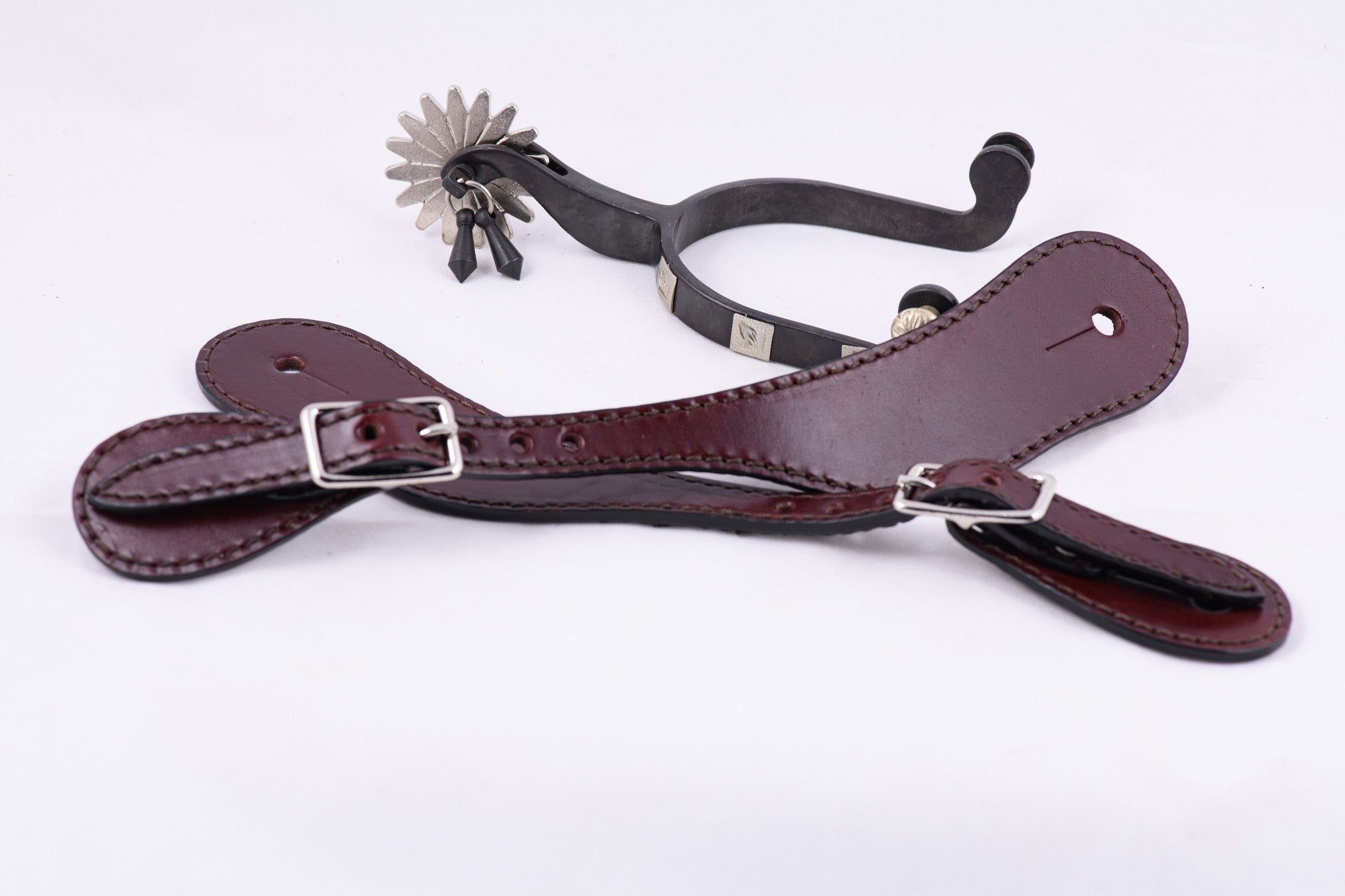 Lanière pour éperons en cuir lisse