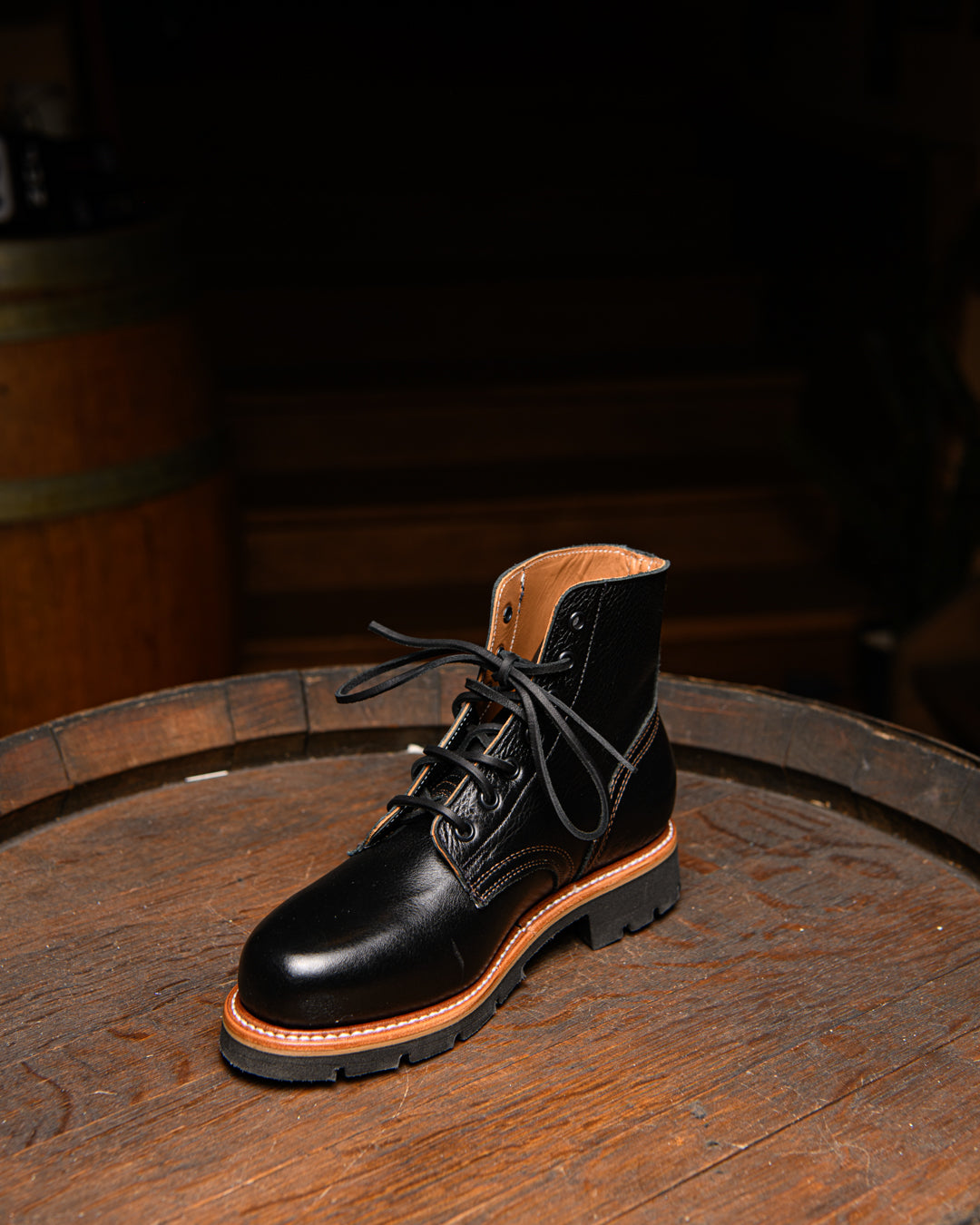 Chaussures à lacets en cuir noir - Femme