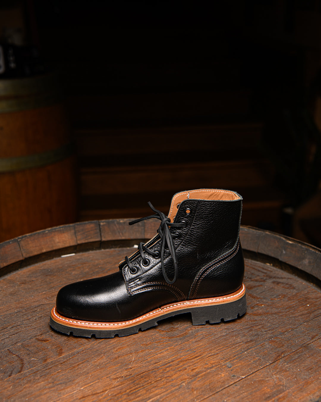 Chaussures à lacets en cuir noir - Femme